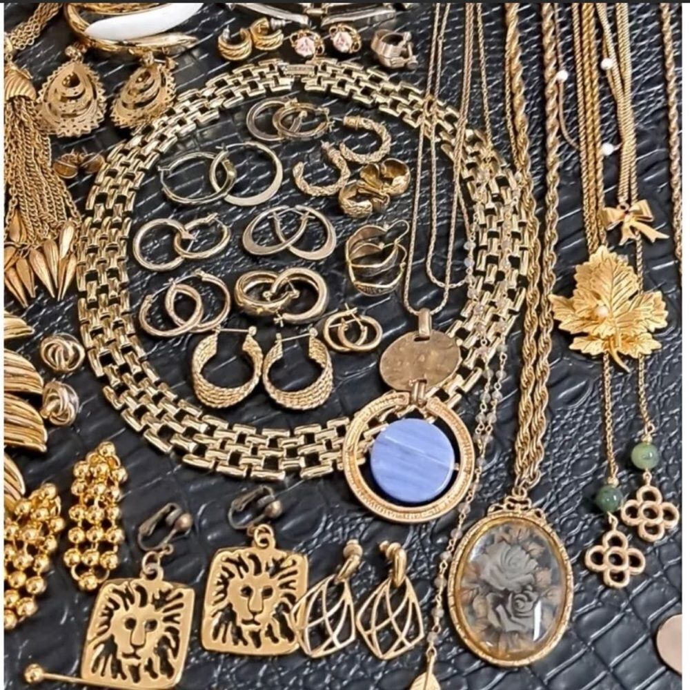 Elite Estate Jewelry Lot | Mostly Wearable High End Mix | 2 Lb Gold Silver - Picture 9 of 10